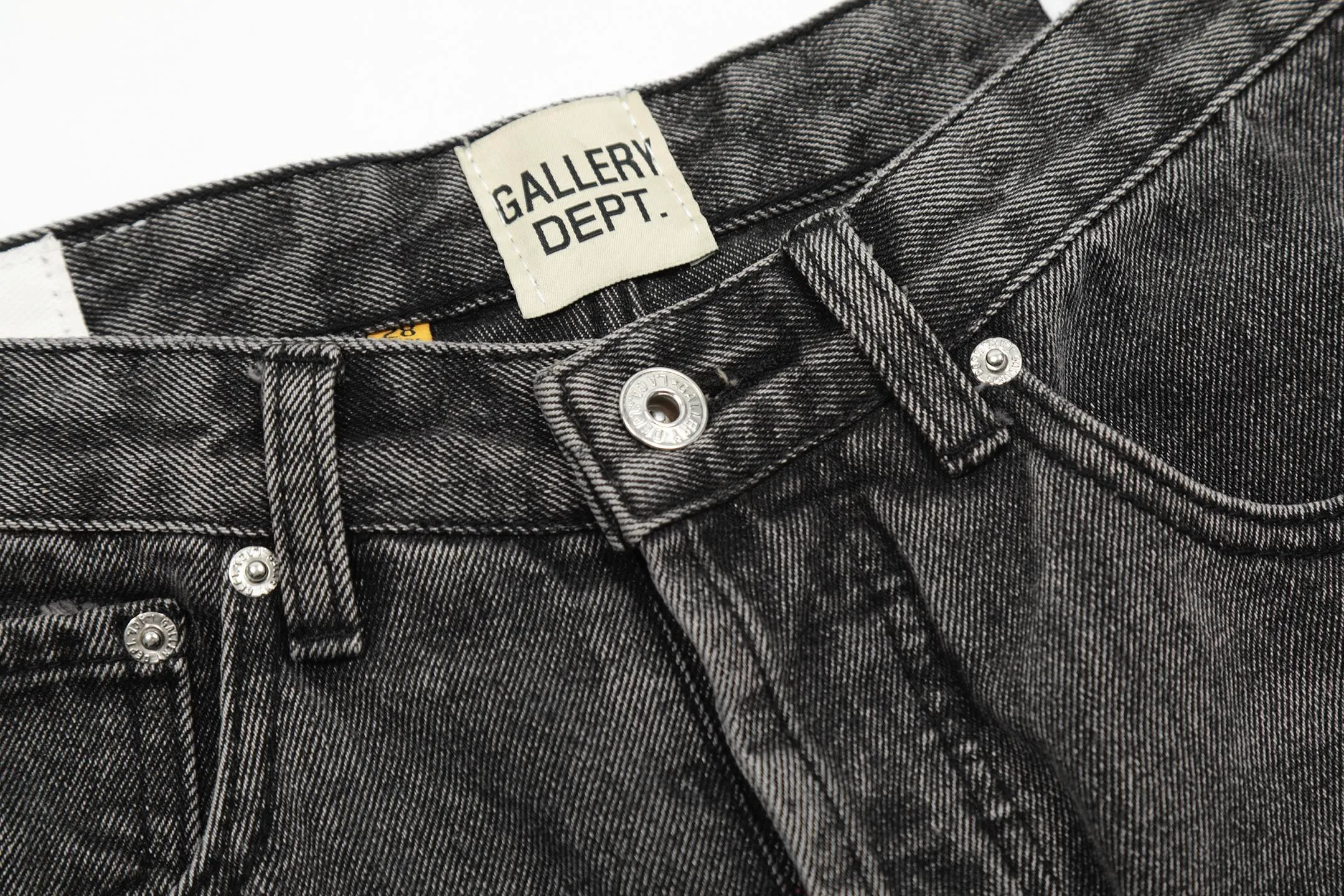 #8160 P260💰 Independent GALLERY DEPT. Vintage spliced black and gray snowflake pattern cross loose washed flared jeans - truly restore the ultimate texture of Vintage - original hardware accessories washed and other elevators, QR code analysis are all purchased from the original factory, high degree of restoration, you are welcome to compare with a certain product ~ - three-dimensional version Loose and comfortable, not picky about the figure, taller and slimmer, factory Seiko, original factory quality control, same style for men and women, can be matched with couples, versatile recommendation Essential jeans for all seasons - sizes: 28 30 32 34 36